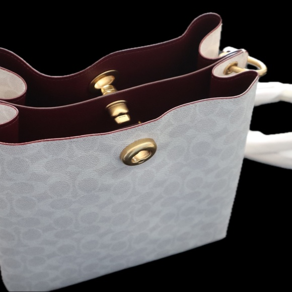 Beautiful Coach Charlie Bucket Bag in Signature Canvas Cream/White – NWOT - Picture 2 of 4